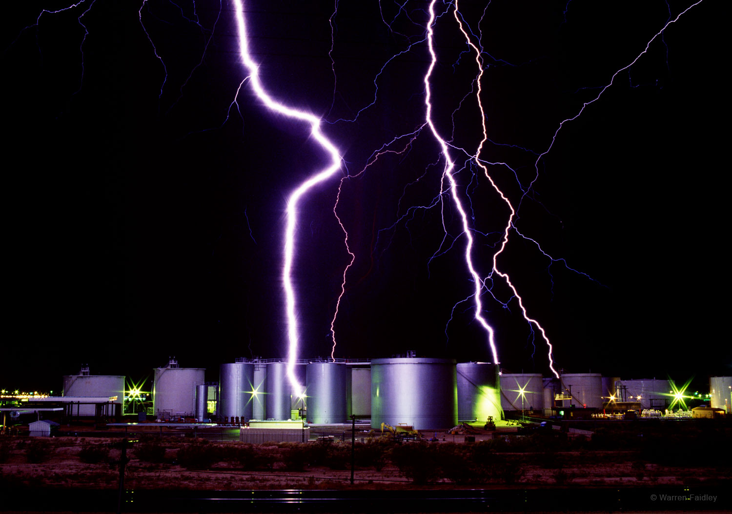 lightning striking picture